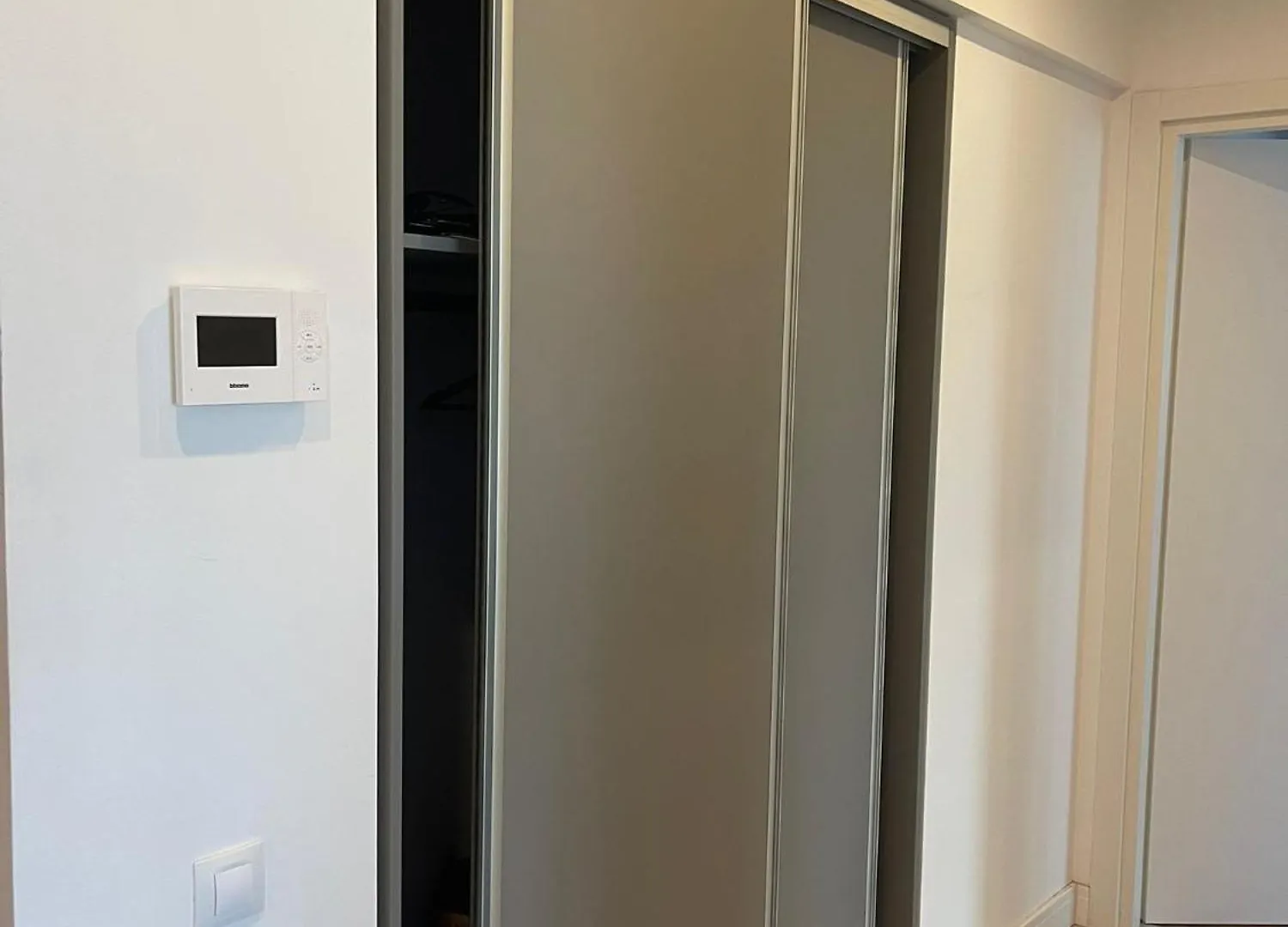 Onix Park Complex Elegant Apartment With Parking & Self Check In Bucharest