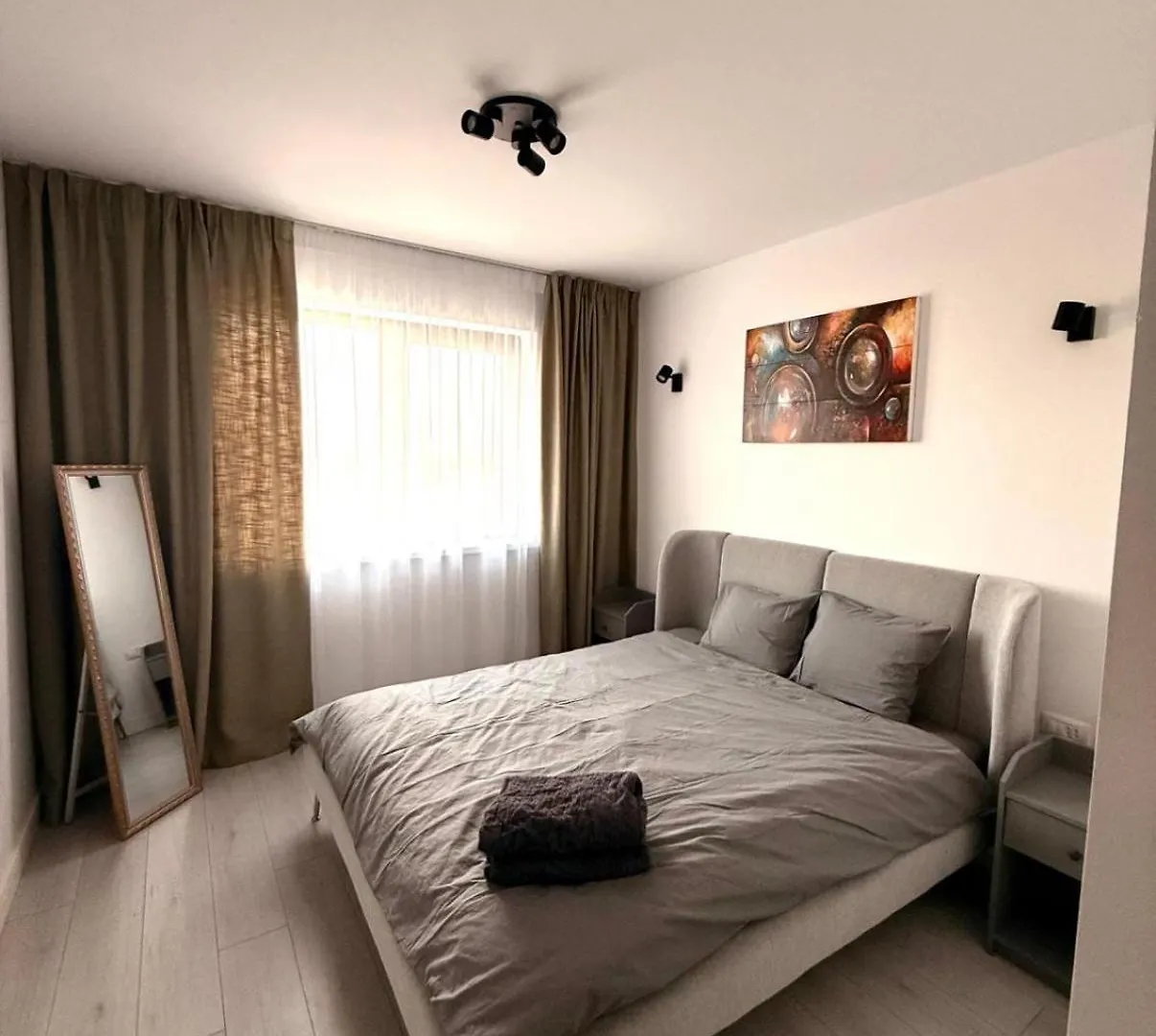 Onix Park Complex Elegant Apartment With Parking & Self Check In Bucureşti